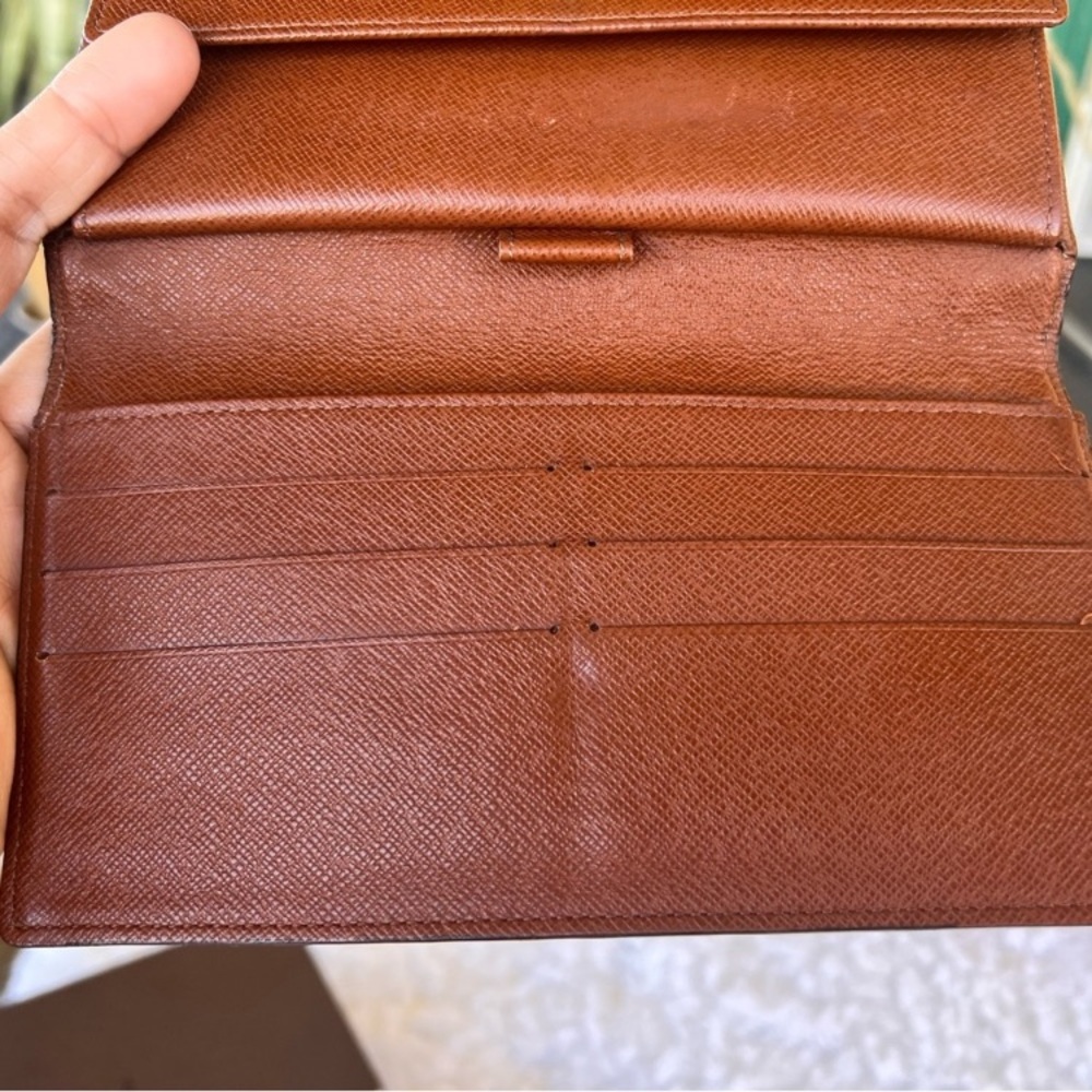 EUC Louis Vuitton Monogram Wallet in Brown and Gold - Picture 8 of 9